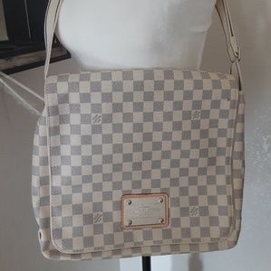 LOUIS VUITTON CROSS BODY BAG
